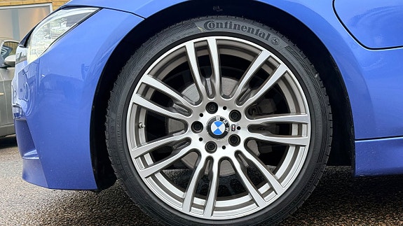 BMW 330e 9 of 27
