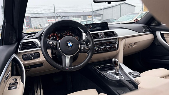 BMW 330e 10 of 27