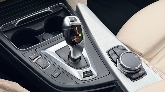 BMW 330e 21 of 27