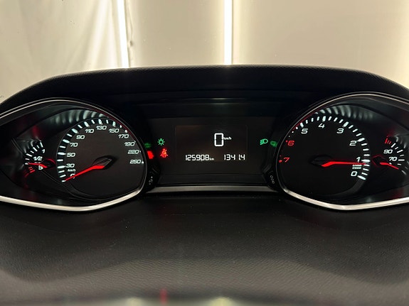 Peugeot 308 14 of 16