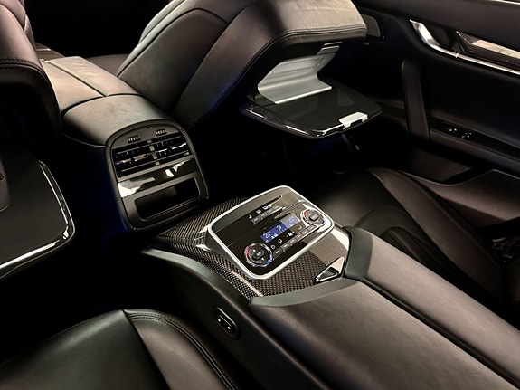 Maserati Quattroporte 13 of 14
