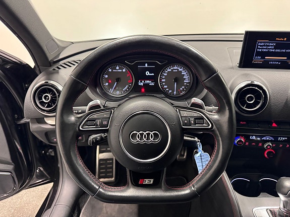 Audi S3 4 of 5