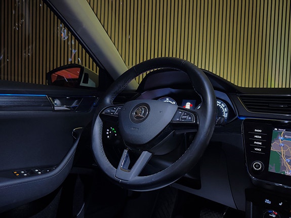 Skoda Superb 16 of 23