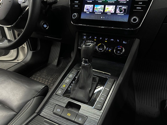 Skoda Superb 20 of 23