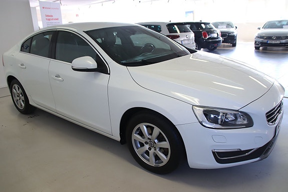 Volvo S60 3 of 5