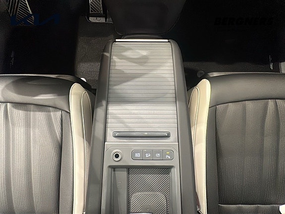 Kia EV9 12 of 20