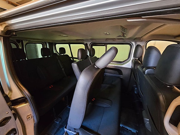 Renault Trafic 9 of 16