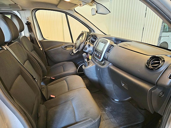 Renault Trafic 16 of 16