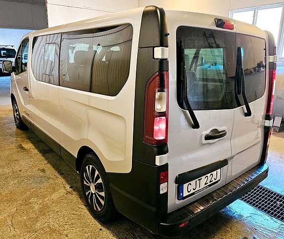 Renault Trafic 4 of 5