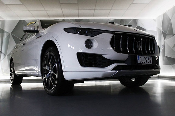 Maserati Levante 6 of 27