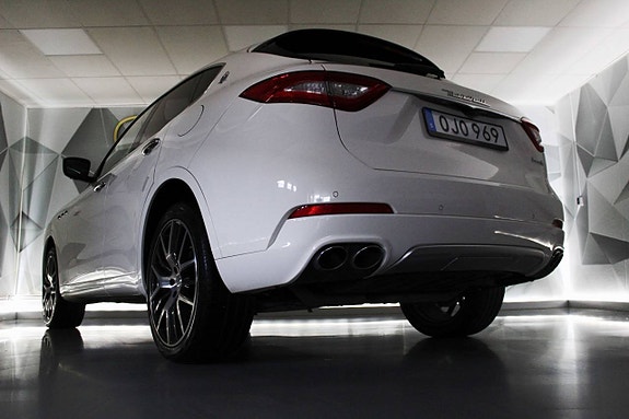 Maserati Levante 7 of 27