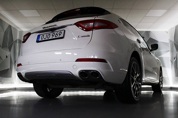 Maserati Levante 8 of 27
