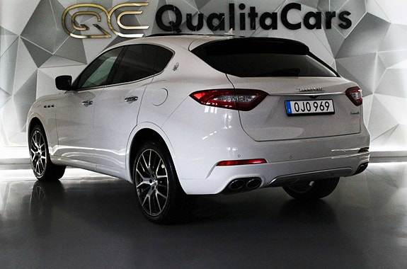 Maserati Levante 3 of 5