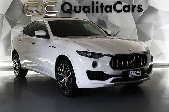 Maserati Levante 2 of 5