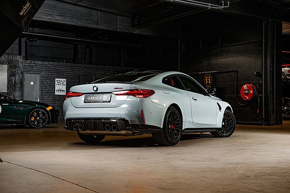 BMW M4 5 of 5