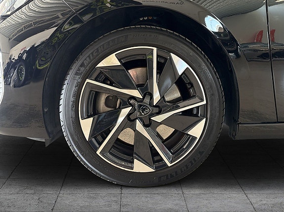 Peugeot 308 SW 17 of 18