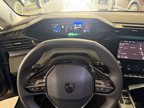 Peugeot 308 SW 9 of 18
