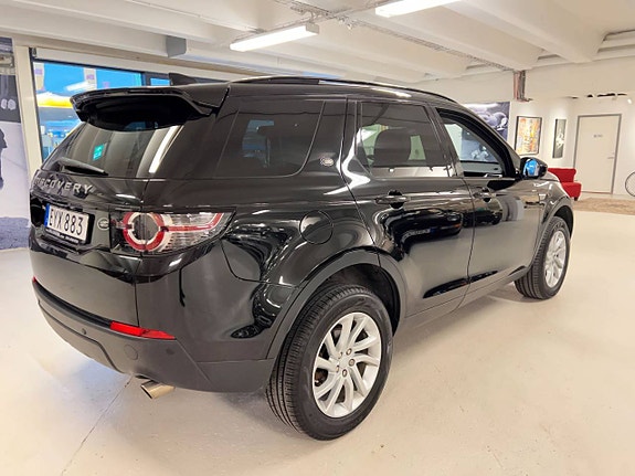 Land Rover Discovery Sport 3 of 5