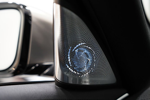 BMW M550i 9 of 28
