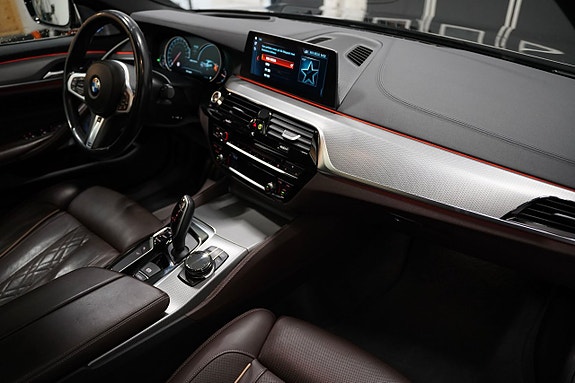 BMW M550i 12 of 28