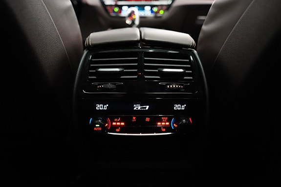 BMW M550i 26 of 28
