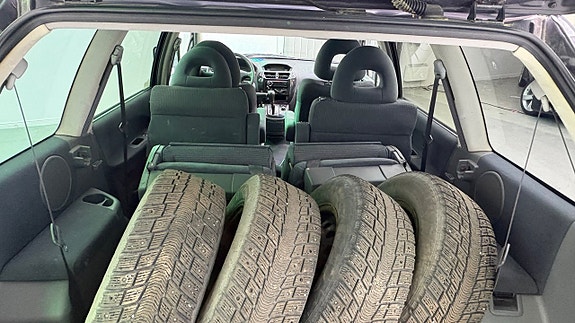 Mitsubishi Space Wagon 11 of 20