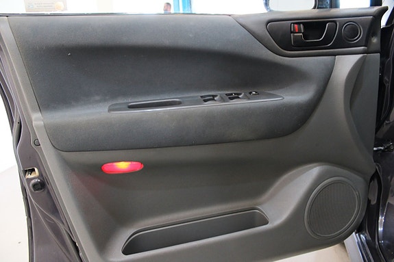 Mitsubishi Space Wagon 18 of 20