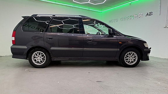 Mitsubishi Space Wagon 12 of 20