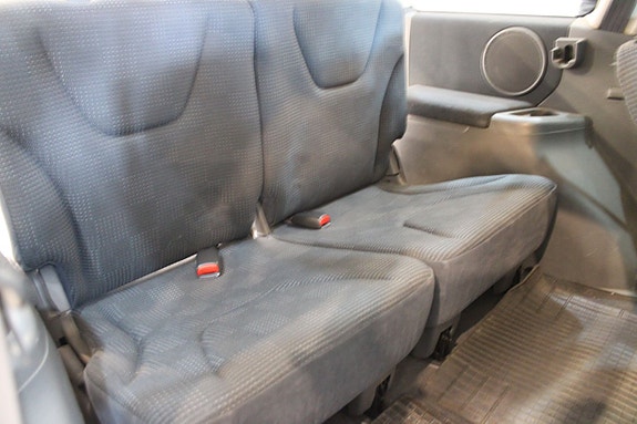 Mitsubishi Space Wagon 20 of 20