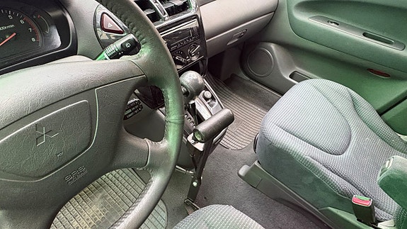 Mitsubishi Space Wagon 14 of 20