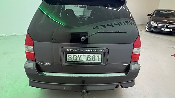 Mitsubishi Space Wagon 9 of 20