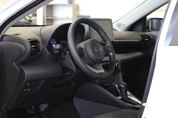Mazda 2 7 of 15