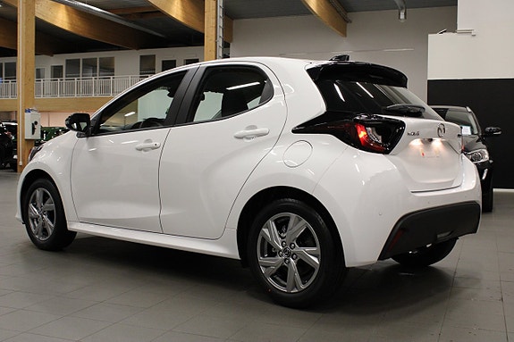 Mazda 2 3 of 15
