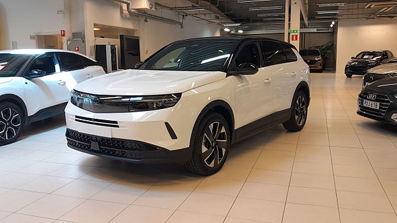 Opel Grandland 2 of 5