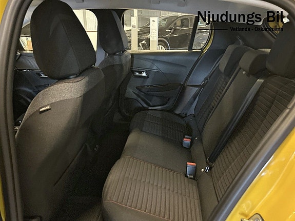 Peugeot e-208 7 of 10