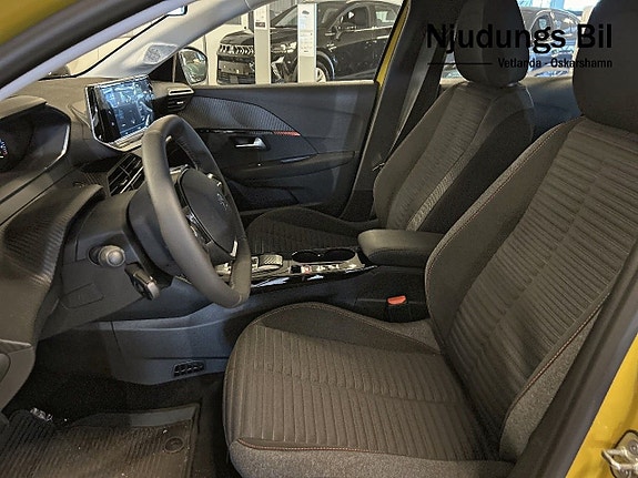 Peugeot e-208 6 of 10