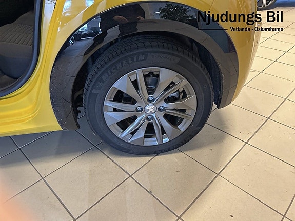 Peugeot e-208 10 of 10