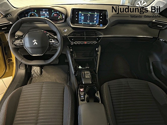 Peugeot e-208 8 of 10