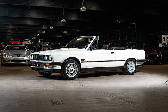 BMW 325i 2 of 5