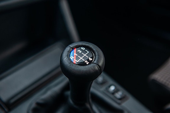 BMW 325i 19 of 25