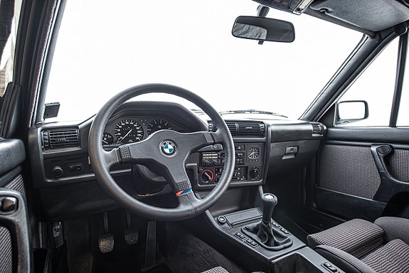 BMW 325i 12 of 25