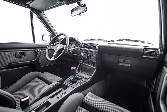 BMW 325i 15 of 25