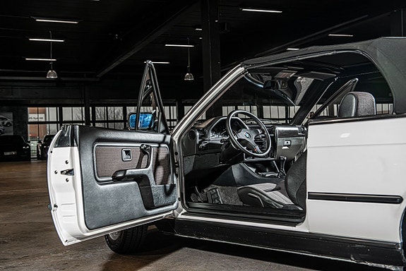 BMW 325i 10 of 25