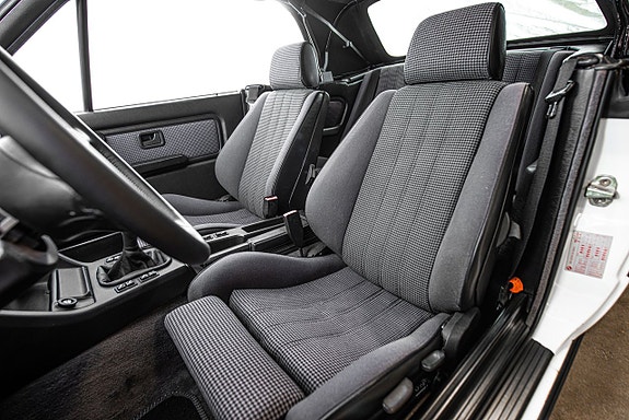 BMW 325i 14 of 25