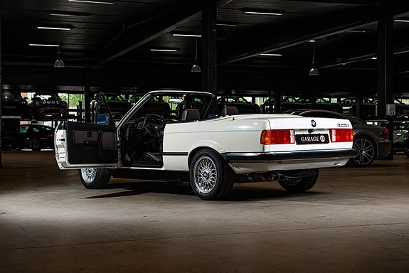 BMW 325i 9 of 25