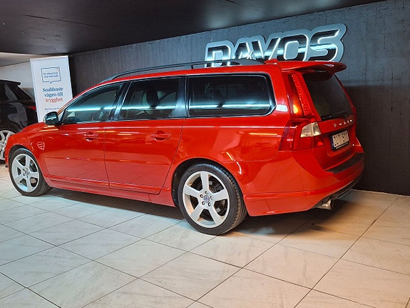 Volvo V70 3 of 5