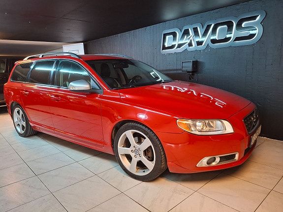 Volvo V70 2 of 5