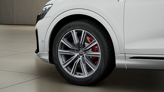 Audi Q8 5 of 12