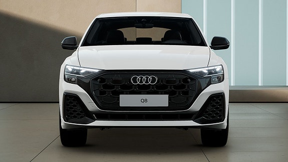 Audi Q8 4 of 12