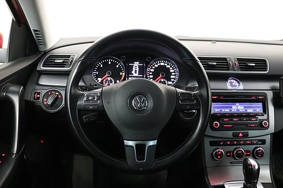Volkswagen Passat 14 of 19
